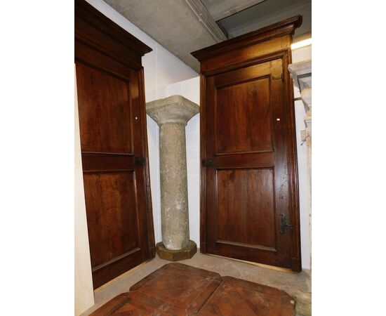 PTS677 - N. 5 porte in noce, epoca '600, misure luce cm L 96 x H 230