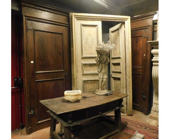 PTS677 - N. 5 porte in noce, epoca '600, misure luce cm L 96 x H 230