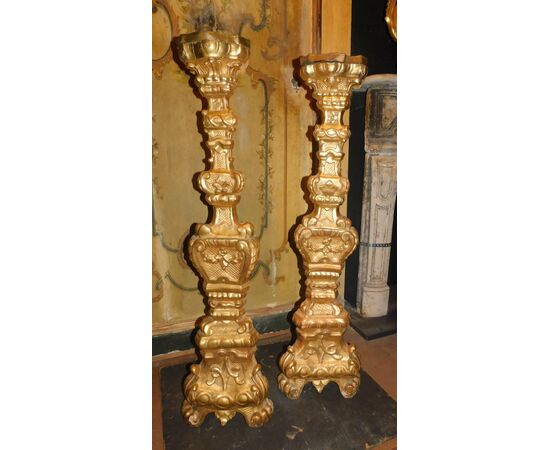 lamp158 - coppia di candelieri dorati, cm l 28 x h 109