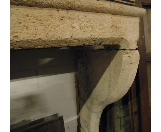 chp310 - camino in pietra di Borgogna, cm l 149 x h 157