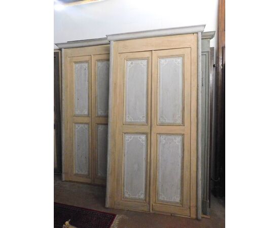 pts687 - pair of lacquered doors with frame, cm 117 xh 232     