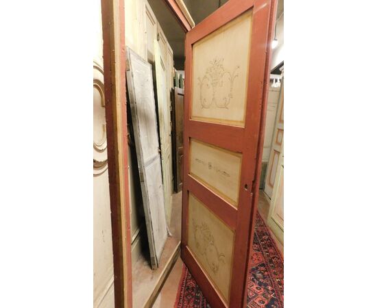 ptl368 two lacquered doors with frame, mis. cm l 112/108 xh 215/213     