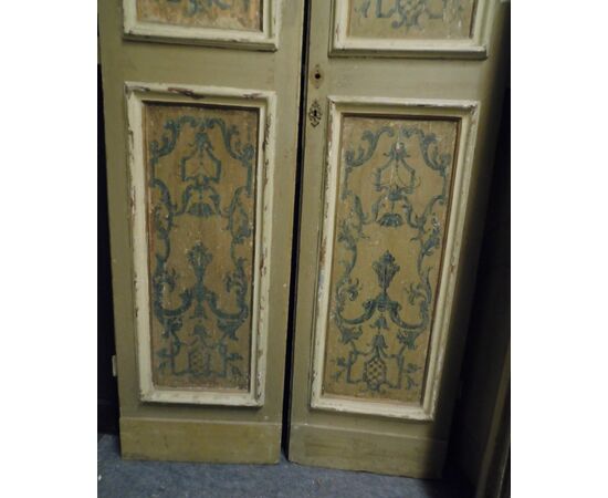 pts389 two double doors&#39; 700 in original lacquer, mis. 106 xh 220 cm     