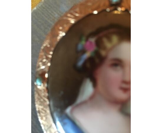 Nineteenth century brooch in gold, turquoise and painted porcelain     