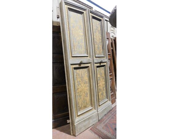 pts699 - pair of lacquered double swing doors, irregular measures     