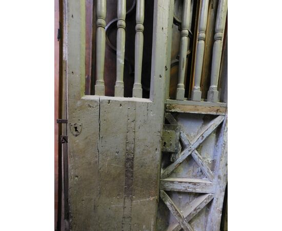 ptl504 - small door / gate with turned columns, ep. &#39;500, cm l 53 xh 211     