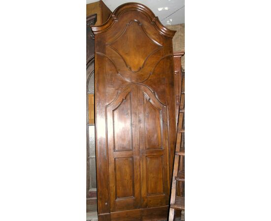 pti252 walnut door with portal, epoch 700 max dim 113 x 306 cm, door 82 x 188 cm     