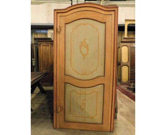 ptl508 - eighteenth-century lacquered door, from Piedmont, l 119 xh 241 cm     