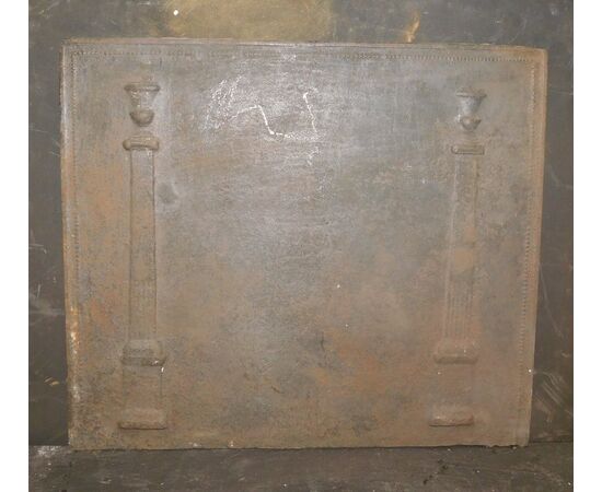 p025 - cast iron plate with two columns, size cm 58 xh 50     