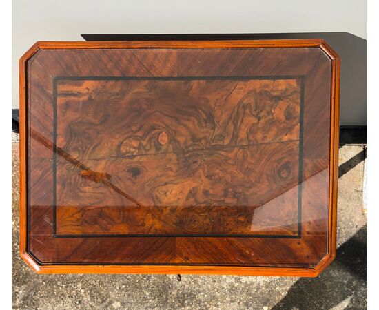 Work table in walnut veneered in briar with threads.     