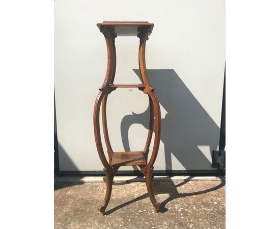 Walnut wood vase table.Period Luigi Filippo.     