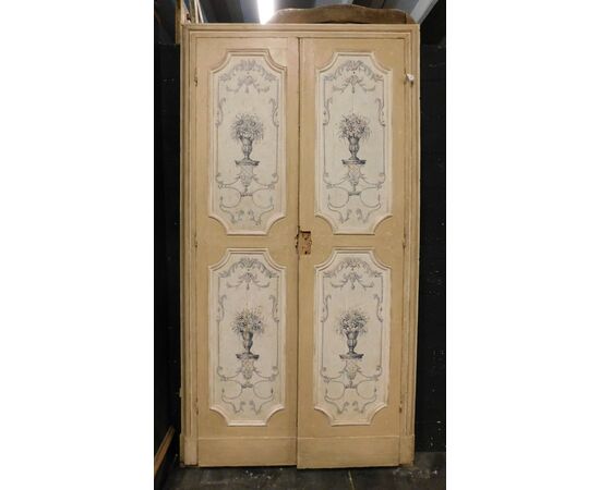 pts707 - n. 7 painted doors, XVIII century, measures cm l 130 xh 240/245     