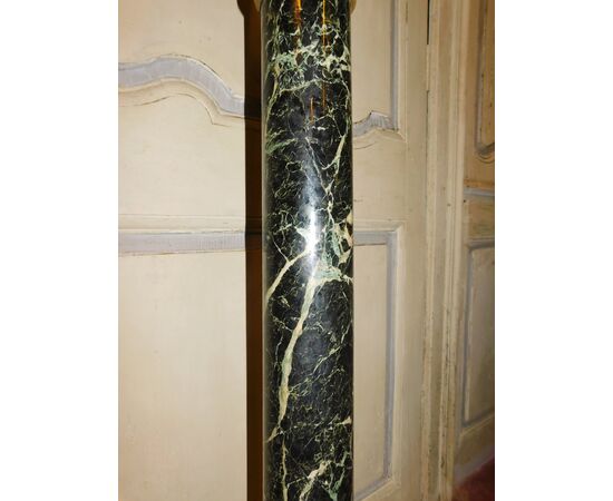 dars398 - colonna in marmo verde alpi e ottone, cm l 30 x h 111