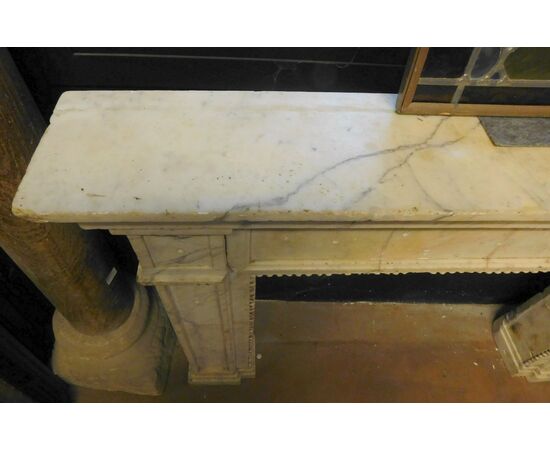 chm655 - camino in marmo bianco di Carrara, XIX secolo, misura cm l 136 x h 98