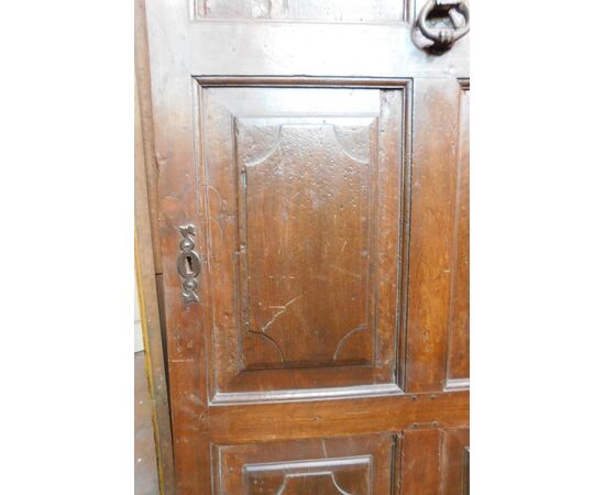 ptci512 - walnut door, XVIII century, Piedmont, l 104 xh 220 cm     