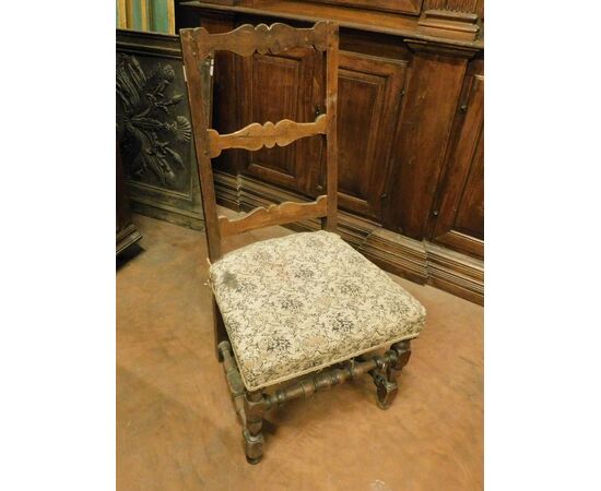panc91 - sedia in noce, XVII secolo, Piemonte, misura cm l 50 x h 106