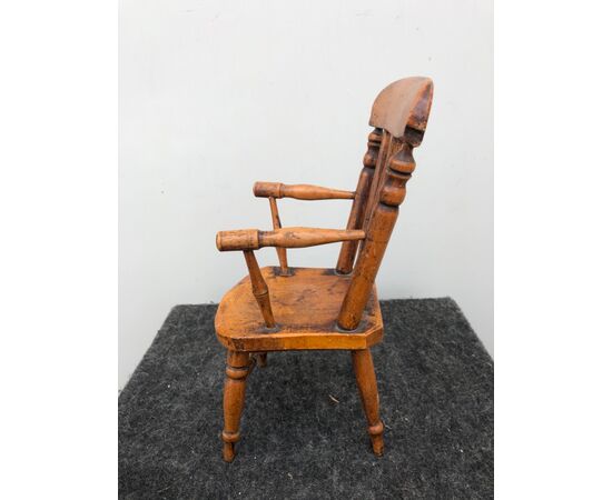 Model of chair in cherry wood.     