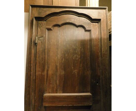 pti636 - walnut door with frame, XVIII century, cm l. 137 xh 247     