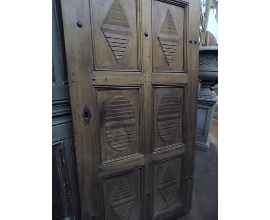 ptcr436 - door in walnut with carved shapes, 19th century, cm l 102 xh 201     