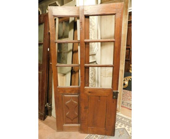 pti643- glass door with two doors in chestnut, 19th century, meas. cm l 106 xh 188     