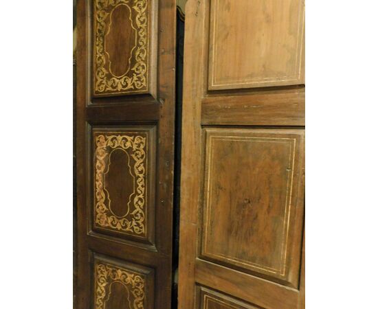 pti673 - walnut door with two wings, eighteenth century, measuring cm l 121 xh 233     