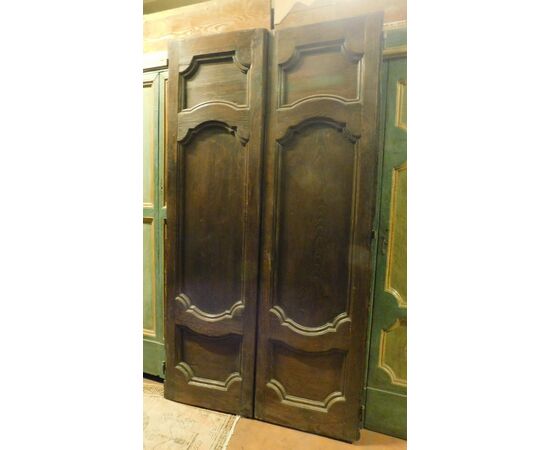 ptci398 chestnut door, meas. h cm 226 x width. 119 cm     
