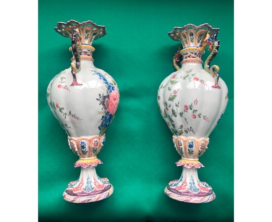 Pair of majolica vases decorated with flowers Antonibon manufacture, Nove di Bassano.     