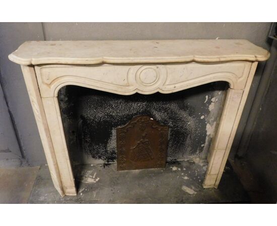 chm660 - fireplace in white Carrara marble, 19th century, cm l 134 xh 103     