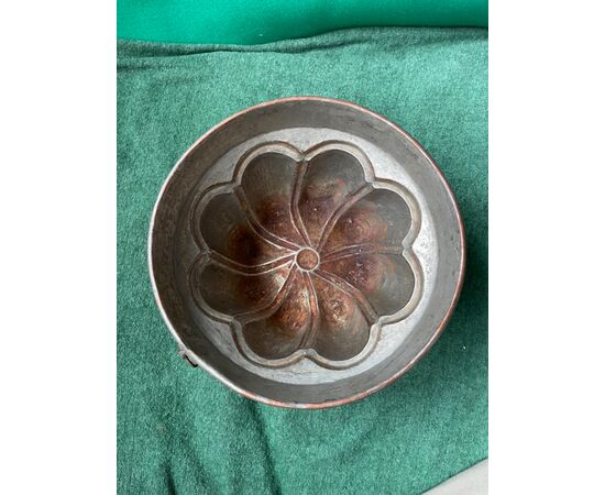 Copper mold for pudding Italy.     