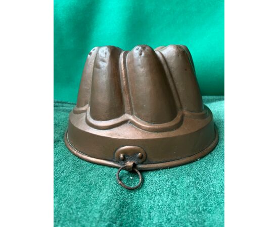 Copper mold for pudding Italy.     