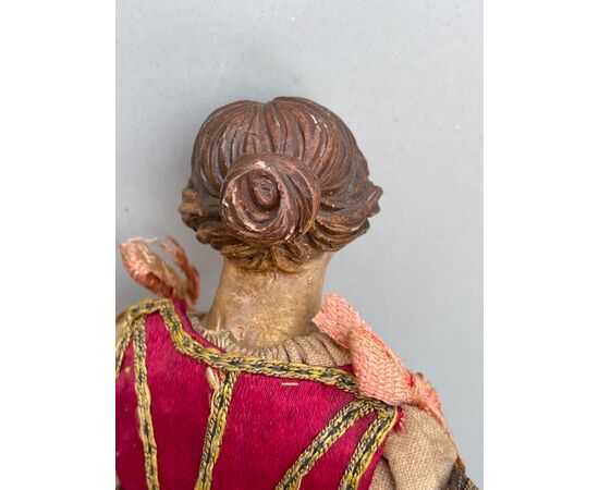 Neapolitan nativity figurine, female figure. Terracotta head with glass eyes.     