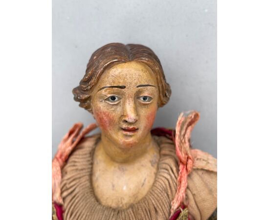 Neapolitan nativity figurine, female figure. Terracotta head with glass eyes.     