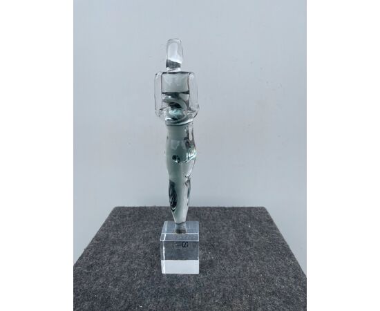 Glass sculpture depicting motherhood. V Nason     