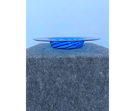 Piatto in vetro soffiato a fasce a spirale.Seguso Murano.