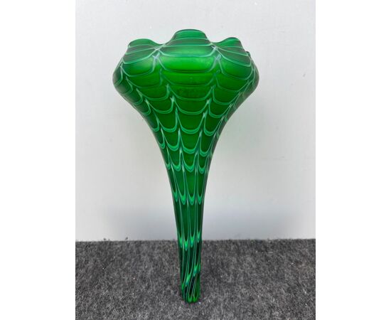 Phoenician &#39;combed&#39; glass cup.Fratelli Toso, Murano     