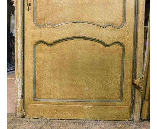 pte123 - pair of lacquered doors with frame, 18th / 20th century, size cm l 121 xh 241, light cm l 101 xh 218     