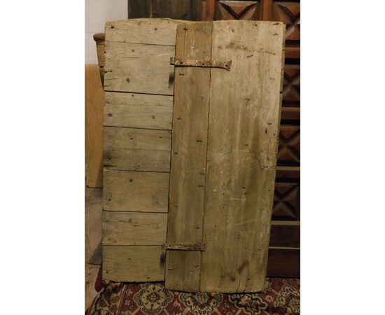 ptir421 - rustic doors with nails in soft wood, measuring 100 x 133 cm     