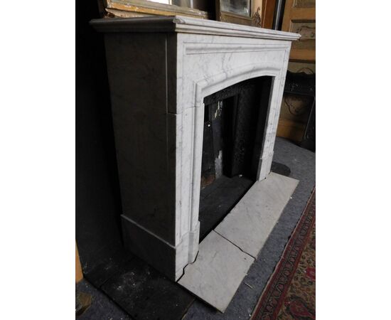 chm675 - fireplace in white Carrara marble, 19th century, cm l 141 xh 111 xp 40     