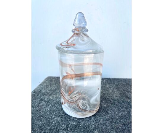 Vase with glass lid with inclusions in aventurine and lattimo.Murano     