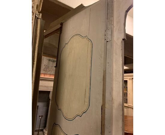 pts742 - pair of doors complete with frame, ep. &#39;700, meas. l 140/142 xh 253     