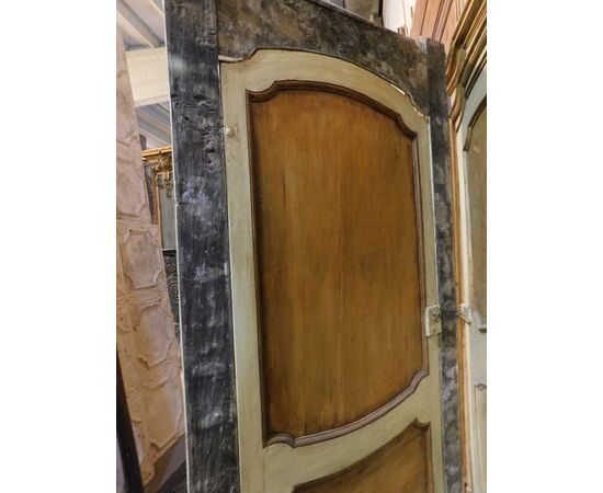 pts741 - n. 6 lacquered doors complete with frame, Piedmont origin, 18th century, door in photo measures 130 x 241 cm     