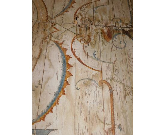 darb180 - ceiling painted on wood, 18th century, measuring 590 x 340 cm     