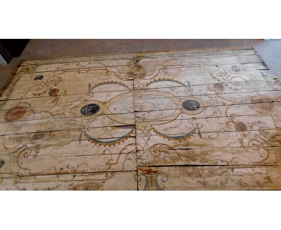 darb180 - ceiling painted on wood, 18th century, measuring 590 x 340 cm     