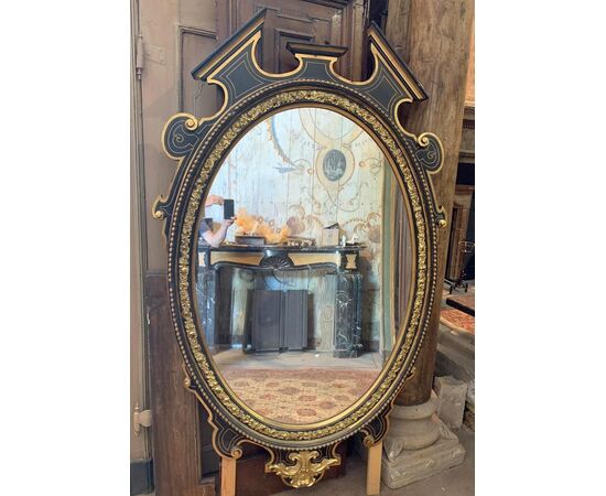 specc329 - oval mirror from the &#39;8 /&#39; 900 period, size cm l 120 xh 190     