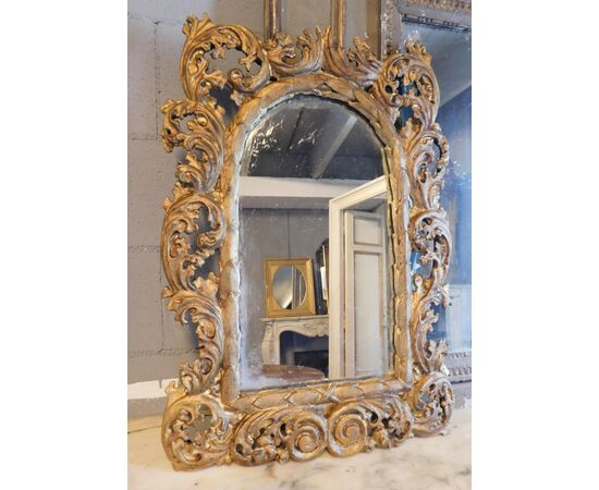 specc345 - gilded mirror, eighteenth century, origin Italy, size cm l 51 xh 72     