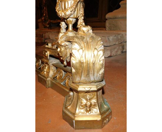 al234 - golden ashtray, size cm l 110 xh 35 x d. max 12     