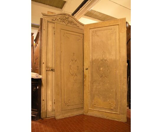 pts366 n. 3 mis carved and lacquered doors. 110 x 254 with frame width. 136 xh 300