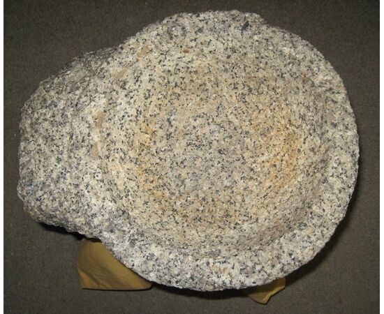 01 Stoup granite
