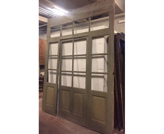 neg010 door to the shop in three pieces, mis. h 292 cm, width. cm224 tot.,