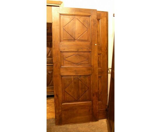 pts506 pair of paneled walnut doors lozenges, double-sided, mis. 79 cm xh 204, thickness. cm 3